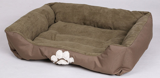 HappyCare Textiles Reversible Waterproof Rectangle Pet Bed
